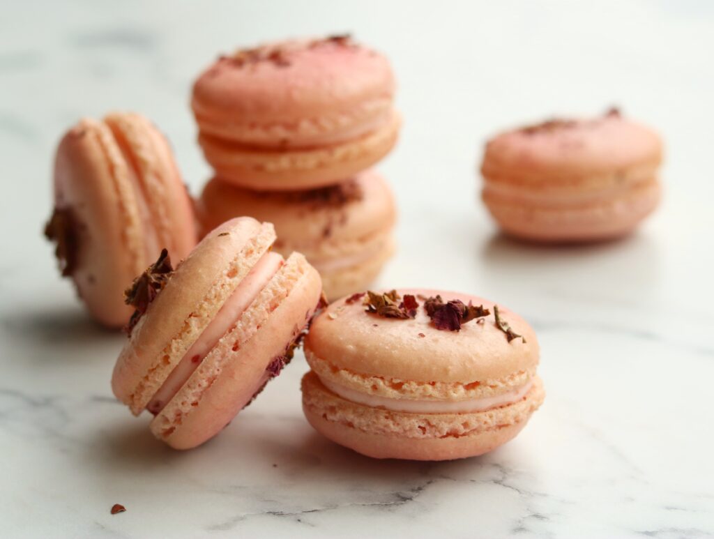 raspberry macarons