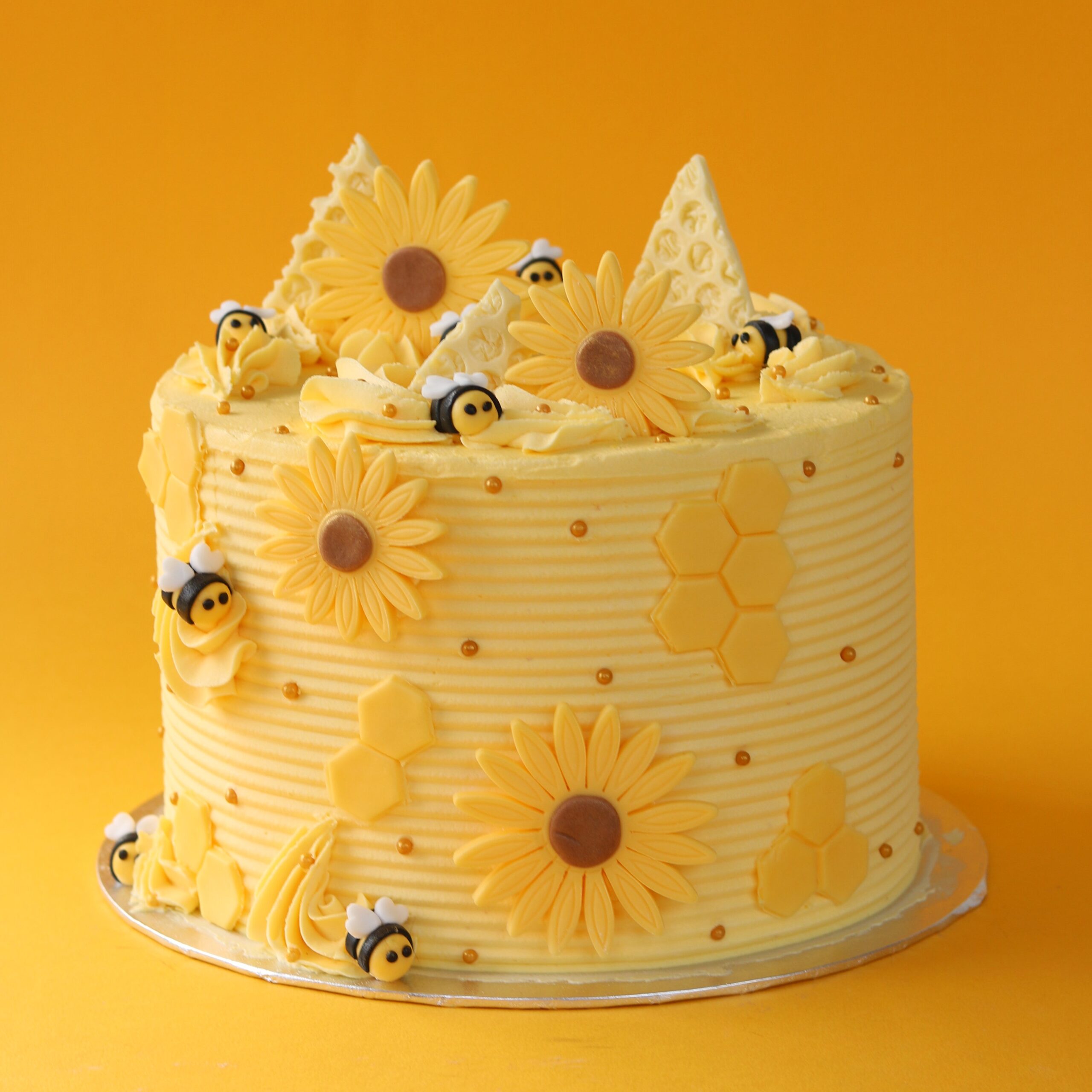 bee cake