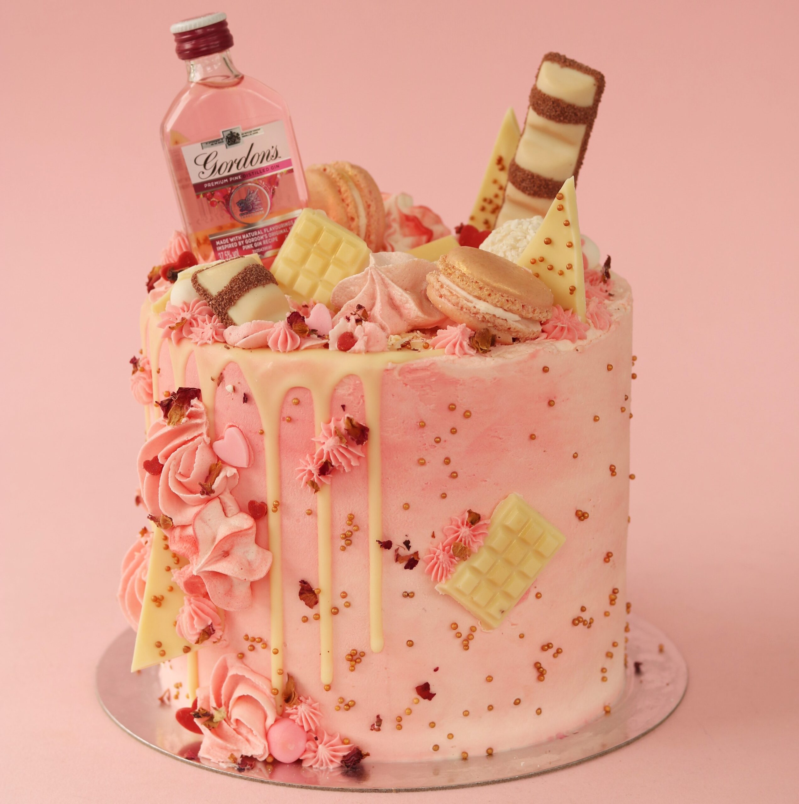 Pink gin cake! ✨✨ Chocolate-dipped... - OfF ThE CuFf CaKeS!! | Facebook